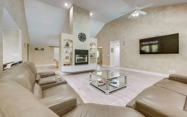 Billiards & Private Pool: Bright Clovis Home!