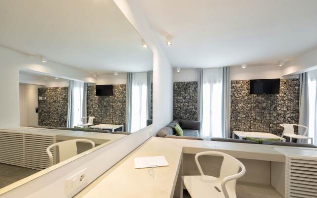 Relux Ios Hotel