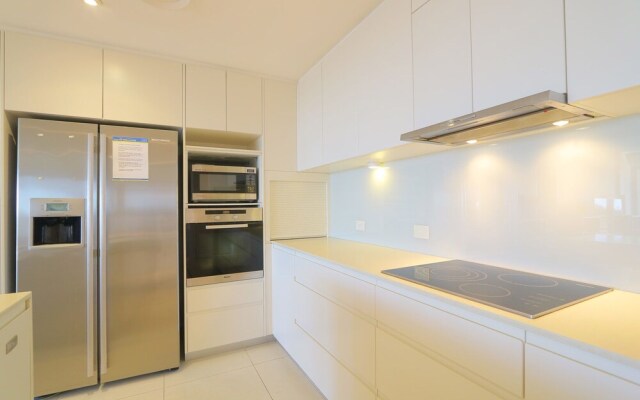 Azura Ocean View Holiday Apartment