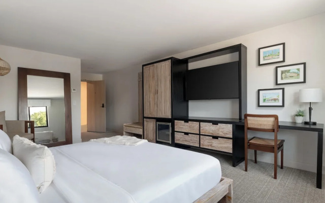 The Wave at Marblehead