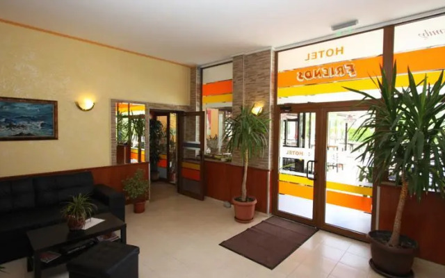 Friends Family Hotel