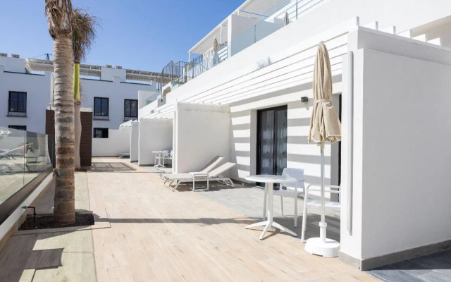 Esmeralda Cotillo Homes by LIVVO