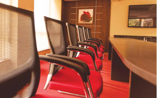 Waridi Paradise Hotel & Suites