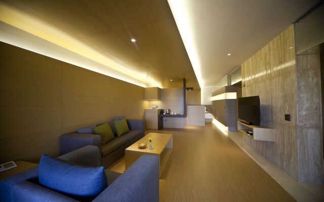 Luston Villa & Hotel