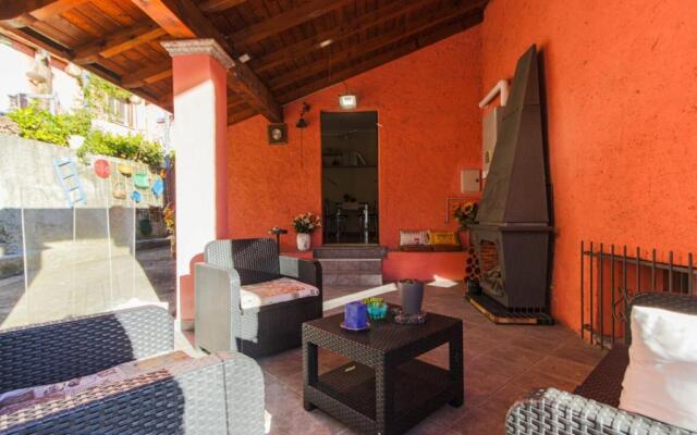 Tranquilla abitazione nel verde a 400m dal lago