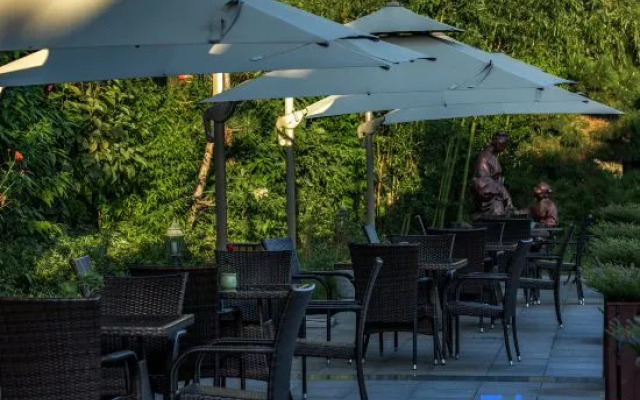 Fuzi Binshe Family Education Culture Boutique Hotel
