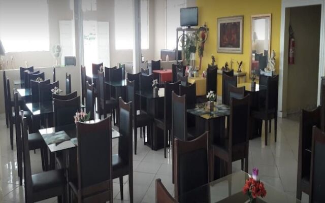 OYO Hotel e Restaurante Canal de Suez