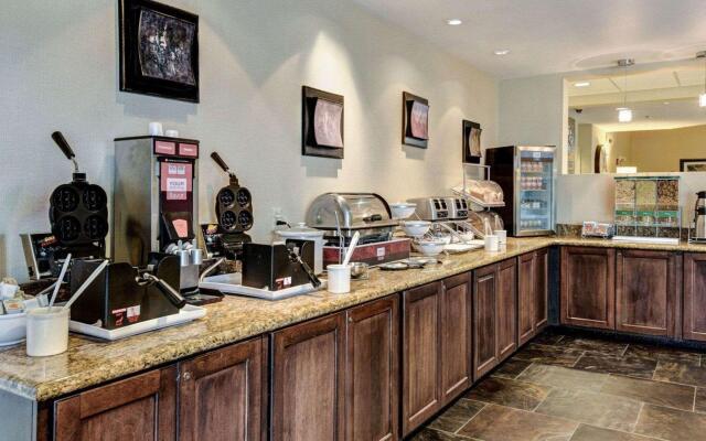 Comfort Suites near Hot Springs Park