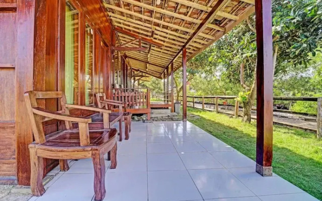 OYO Life 91201 Larasati Homestay Pantai Klayar