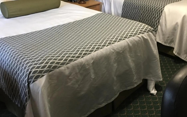 Travelodge by Wyndham Winnipeg East