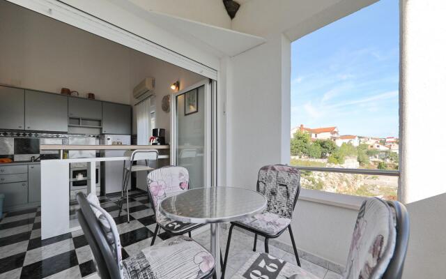 Modern Apartment With Private Pool in Maslenica