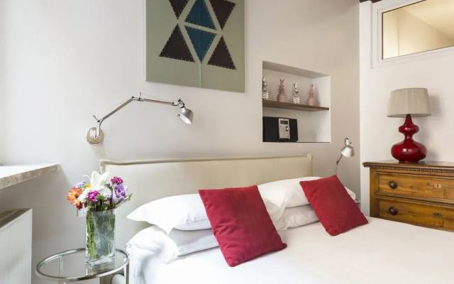 Rome Accommodation - Via Giulia