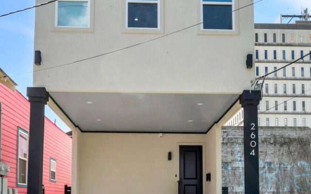 Modern Mid-city Maison