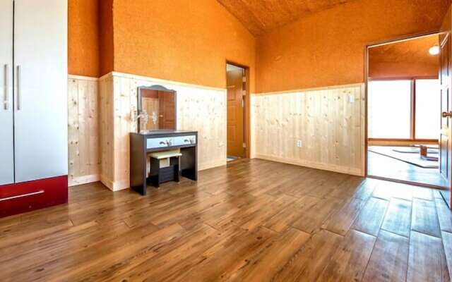 Jangchun Red Clay Pension