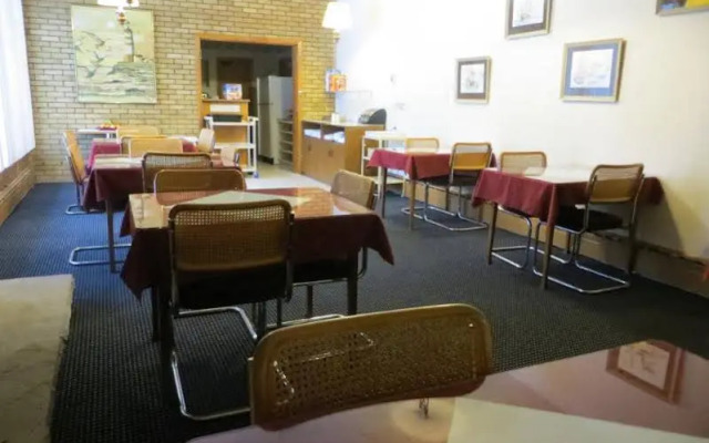 The Mariner Motor Hotel