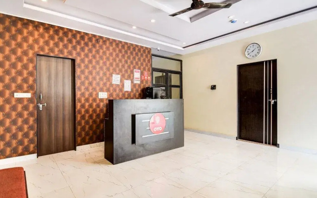 Oyo Flagship 28716 Panchasheel Enclave