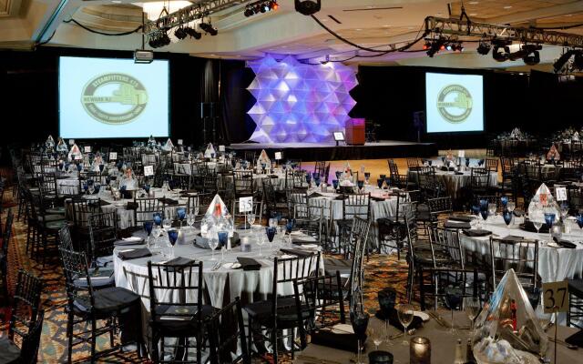 Hilton East Brunswick Hotel & Executive Meeting Center