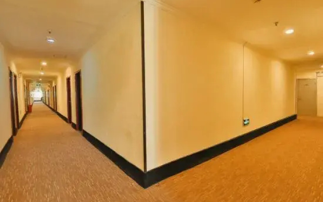 Super 8 Hotel