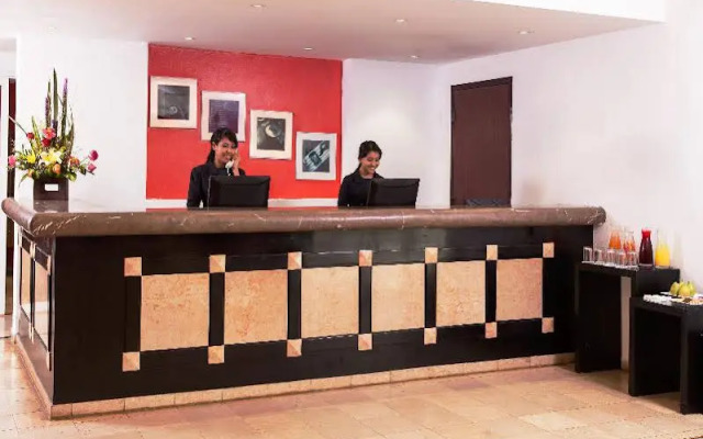 Hotel NH Lázaro Cárdenas