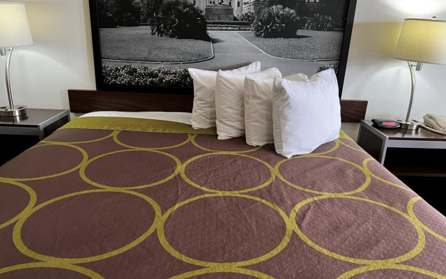 Moxy Houston Downtown