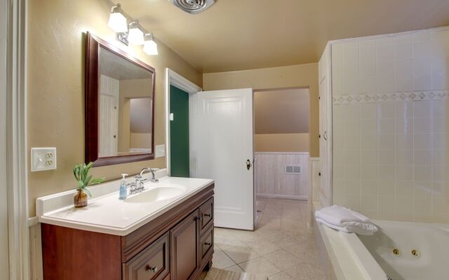 Lakefront Algoma Home w/ Deck, Grill & Fireplace