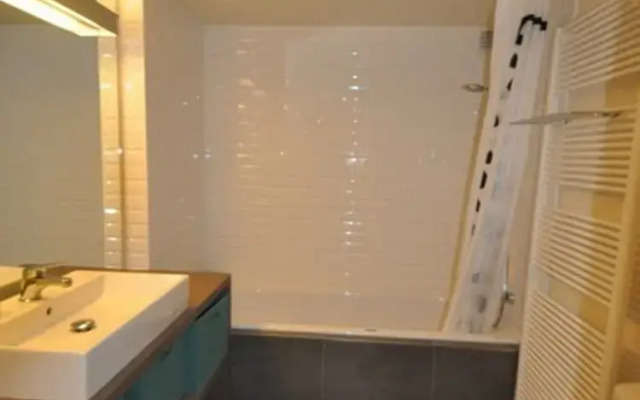 Modern 5th Floor Apartment