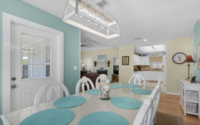 Pineapple Cabana by Bliss Beach Rentals