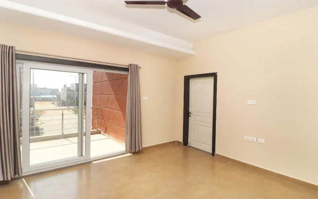 OYO 27826 Home Graceful Stay Near Airport