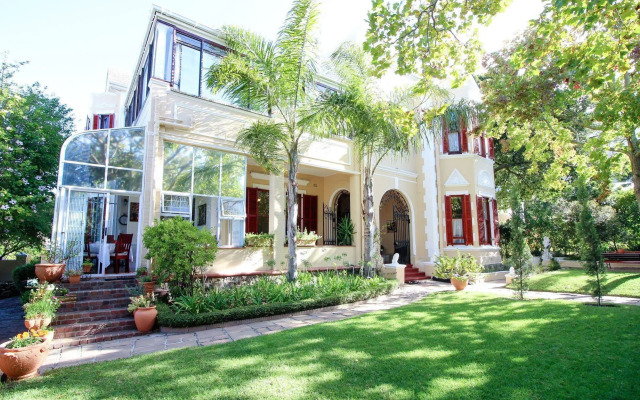 Carmichael House Boutique Hotel