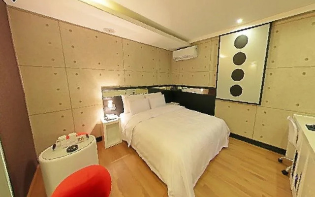 Sol Hotel