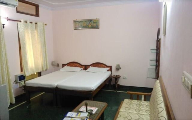 Hotel Rathore Lodge & Restaurant