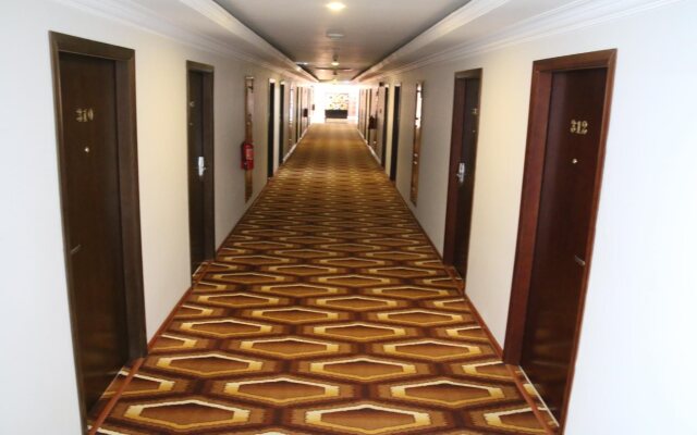 Royal Hinthar Hotel