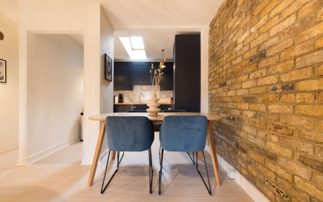 The Highgate Hideaway - Modern & Stylish 2BDR Flat