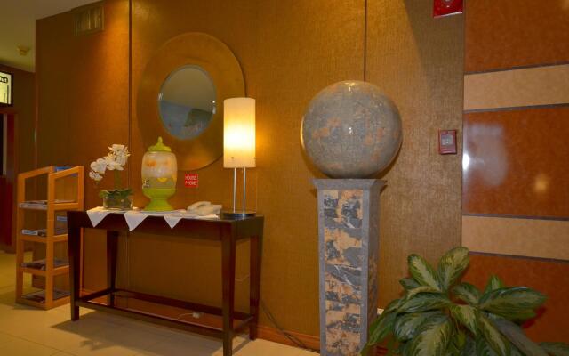 Best Western Plus South Bay Hotel