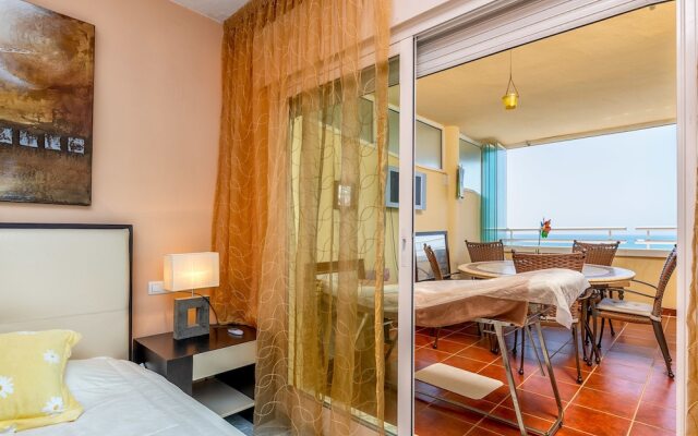 Costa Quebrada - Beachfront 3BR Apartment With Huge Terrace & Sea Views