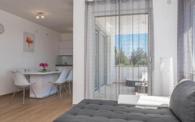 Villa Star 4 luxury apartment with a pool