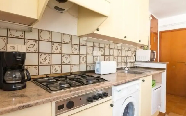 Family flat with parking near beach