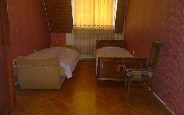Guest House on Chavchavadze 8