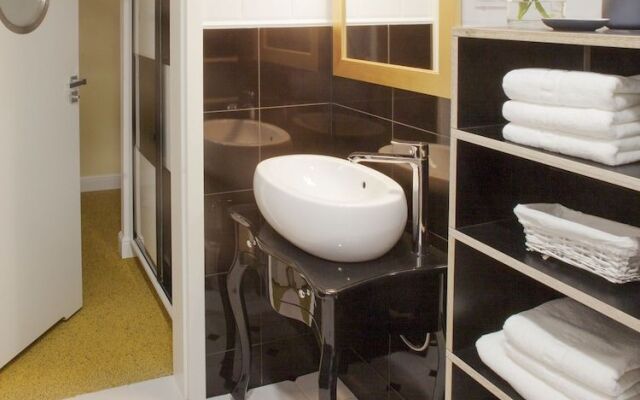 Gold Apartments