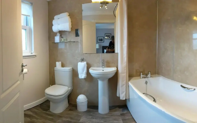 Maclean Guest House