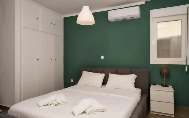 Central 2BR flat Glyfada Center