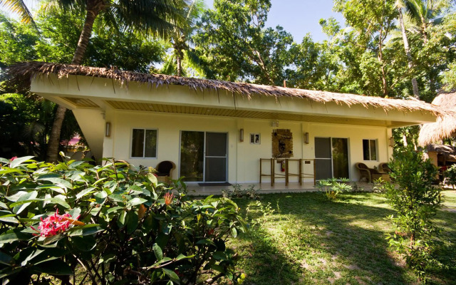 Mike's Dauin Beach Resort