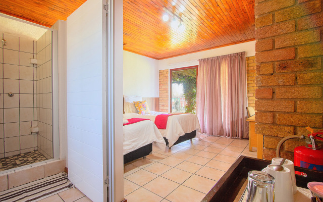 Airport Bird & Game Lodge