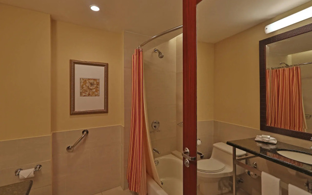 Courtyard by Marriott Panama Multiplaza Mall