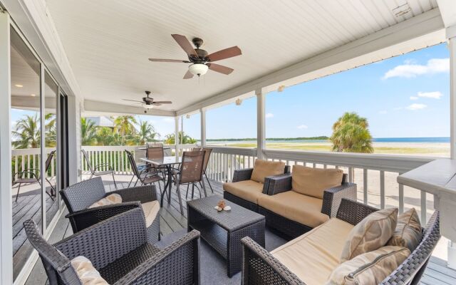 Beach Sanctuary by Vtrips