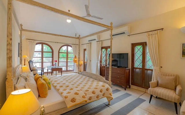 Loto Bianco by Hireavilla -4br w Pvt Pool Siolim