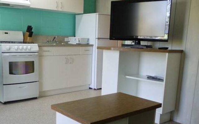 Holiday Beach Resort Motel