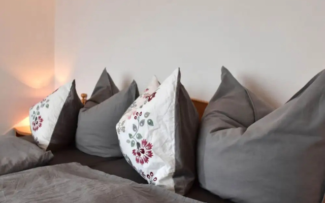 Charming Bungalow in Tabarz Thüringer Wald With Garden