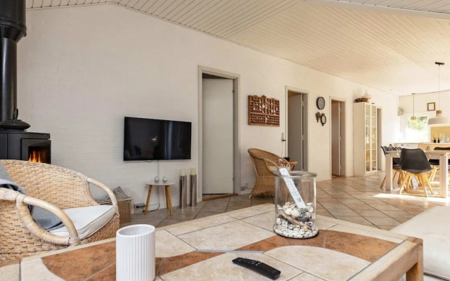 6 Person Holiday Home in Albaek