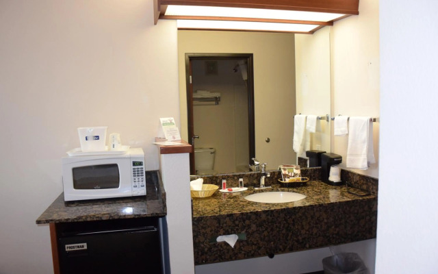 Travelodge Suites by Wyndham Newberg